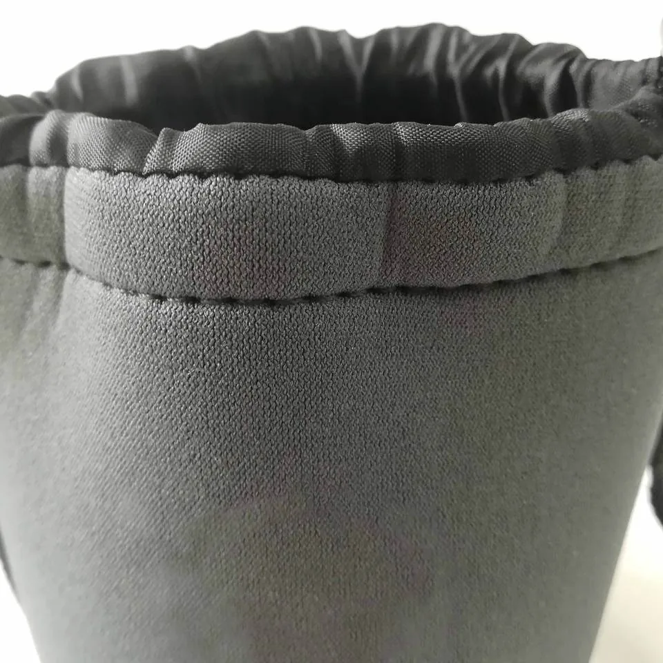 Close-up of the gathered channel around the lens pouch opening