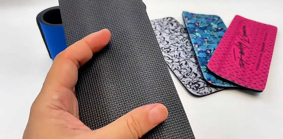 Actual demonstration still of the flat wrap textured inner face